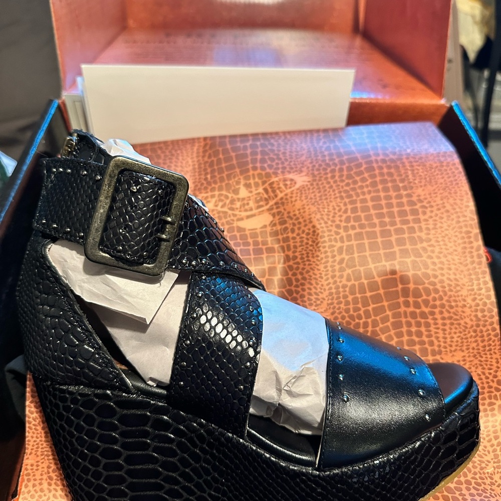 Freebird Black Snake Terra Textured Wedge Sandals